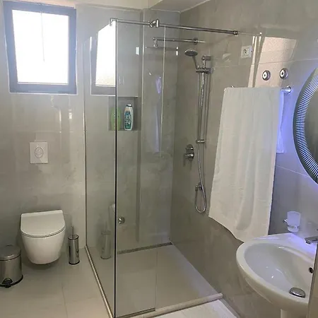 Vila 25 Golem 3* Golem (Tirana)