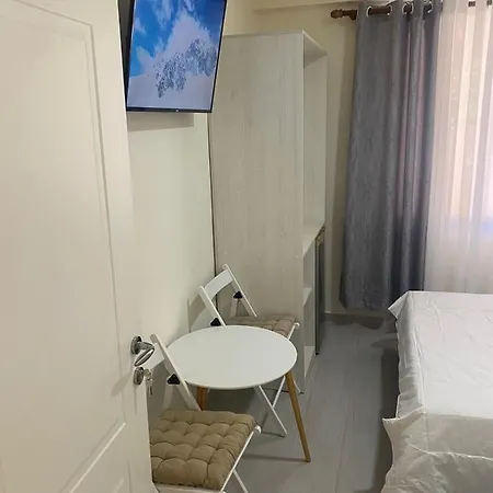 Vila 25 Golem 3* Golem (Tirana)