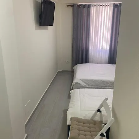 Vila 25 Golem 3* Golem (Tirana)