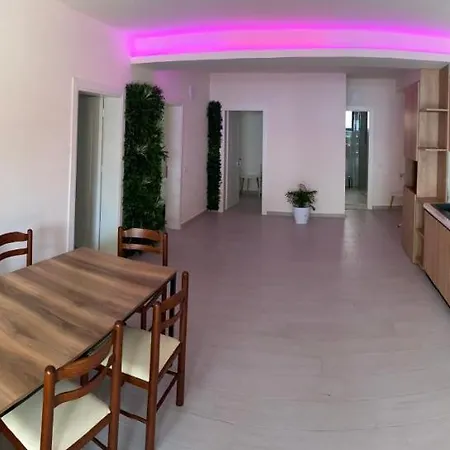 Vila 25 Golem Golem (Tirana)